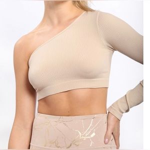 Seamless top